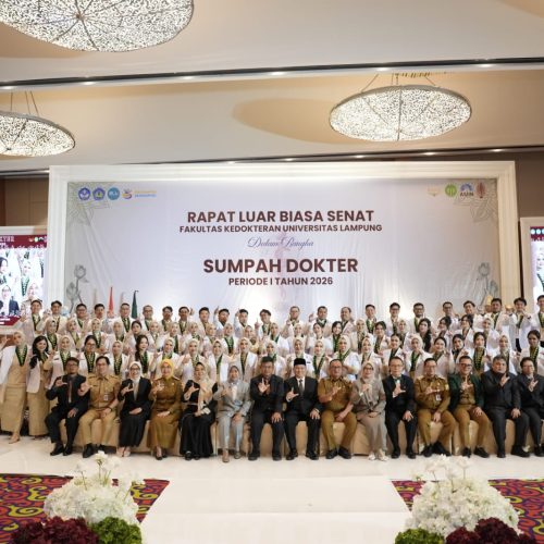 67 Dokter Baru Resmi Diambil Sumpah pada Rapat Luar Biasa Senat FK Universitas Lampung